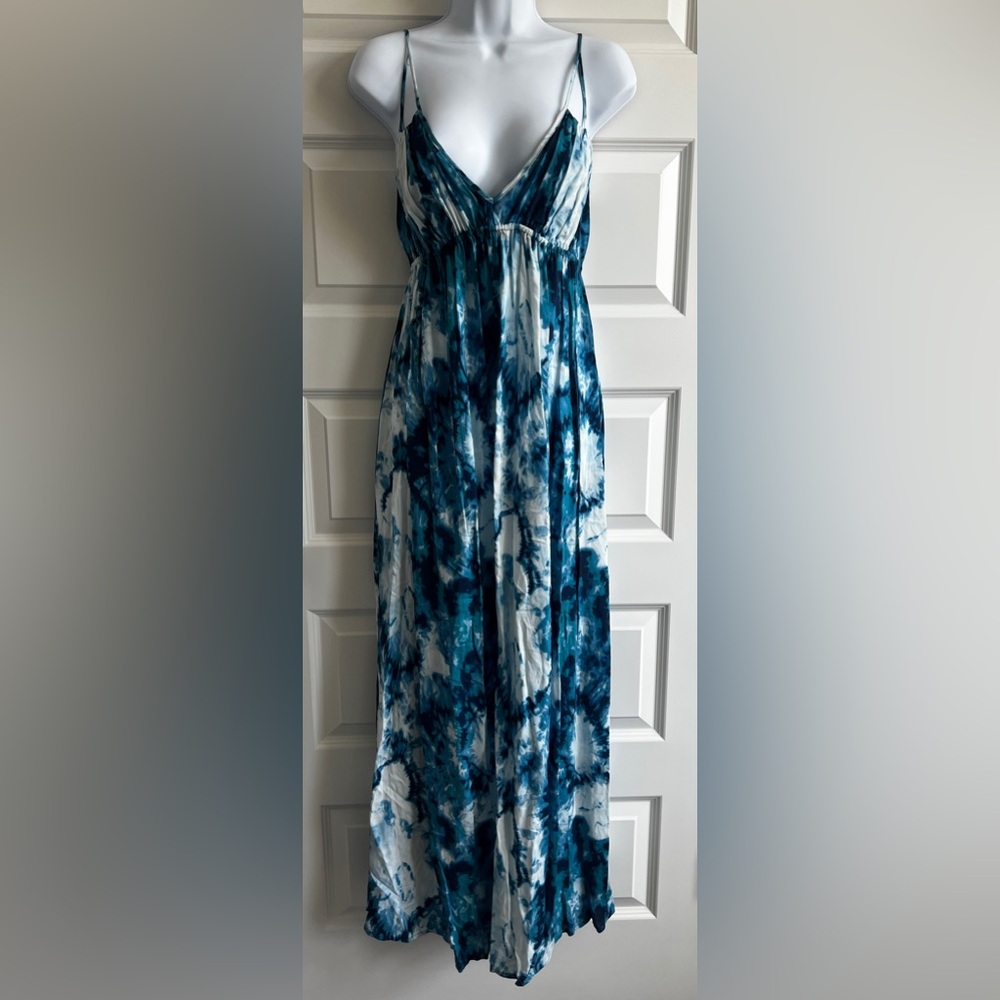 OM + NADIS Blue Maxi w/pockets💜 NWOT Could fit up to size Small